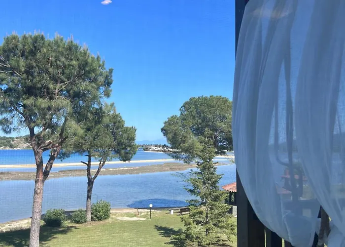 Bay Leaves * Vourvourou