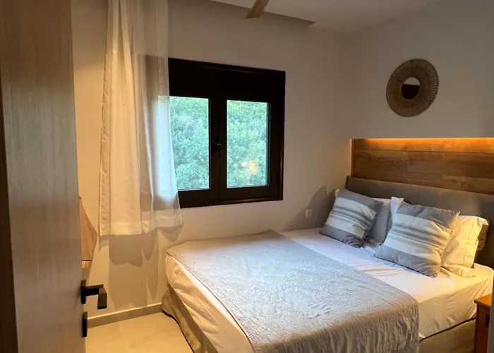 Bay Leaves * Vourvourou